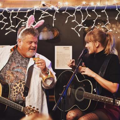 Here Are The Clips From Taylor Swift’s Surprise Performance At The Bluebird Cafe