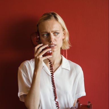 24 Men And Woman Share Their True Creepy Phone Call Stories That Freak You The Eff Out