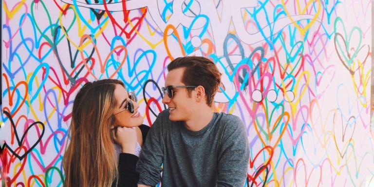 400+ First Date Questions: Everything You Need To Ask The First Time You Go Out With Someone (And More)