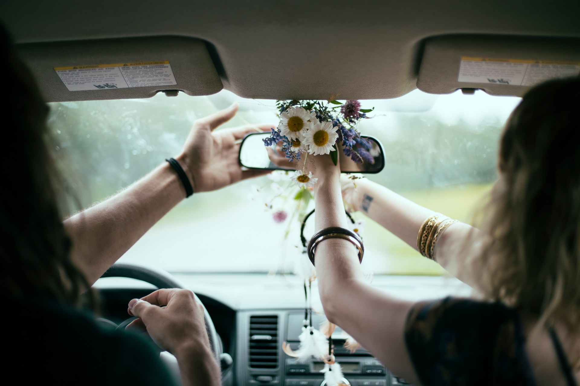 24 Entertaining Road Trip Games To Make Time Fly
