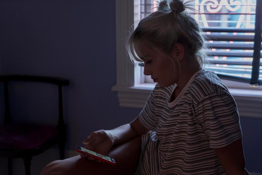 The Agony Of Being Cheated On In The Digital Age