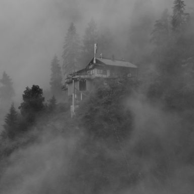 44 True Creepy Stories That Will Make You Wonder What Else Is Out There