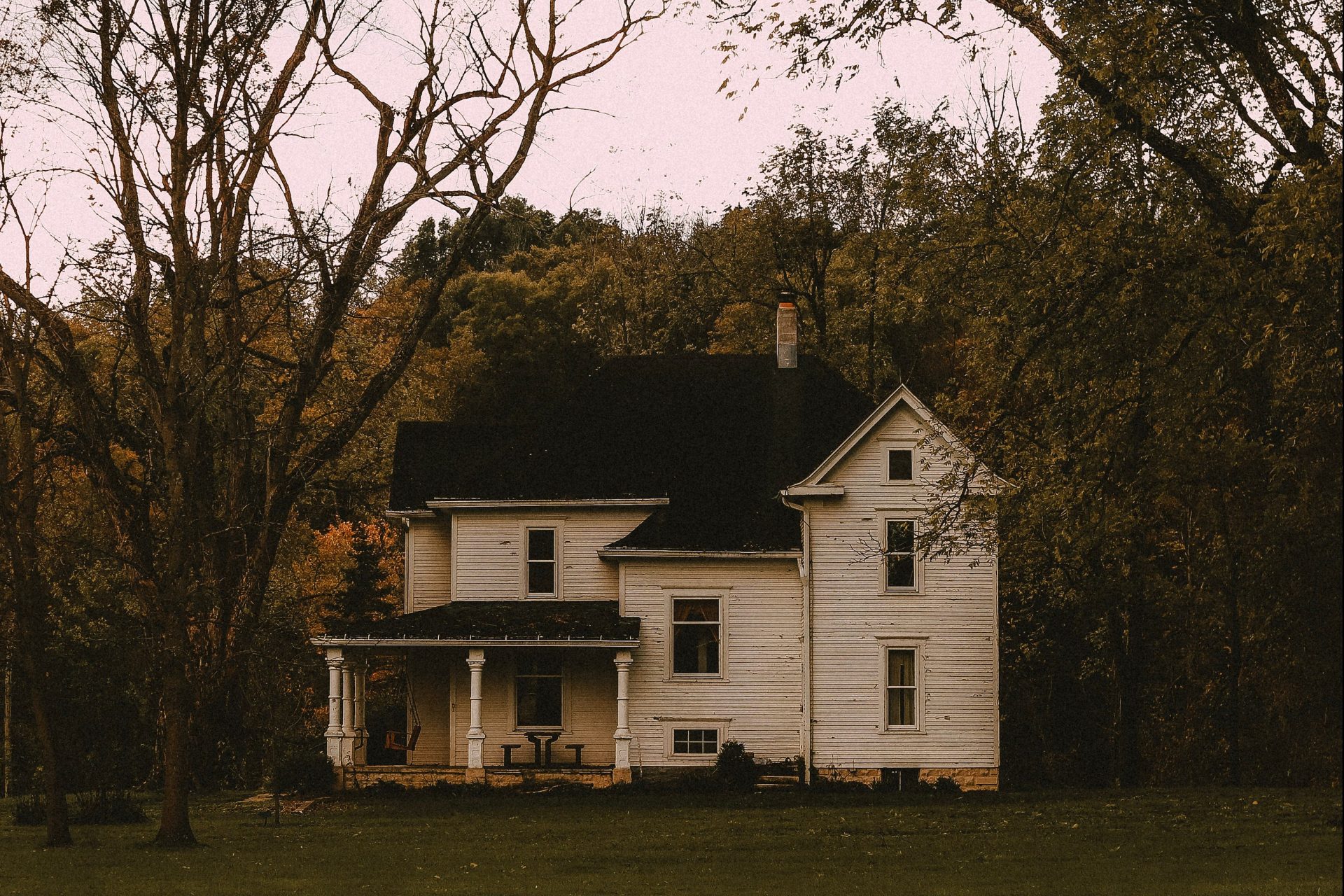 50 True Stories From People Who Have Lived In A Haunted House Thought Catalog