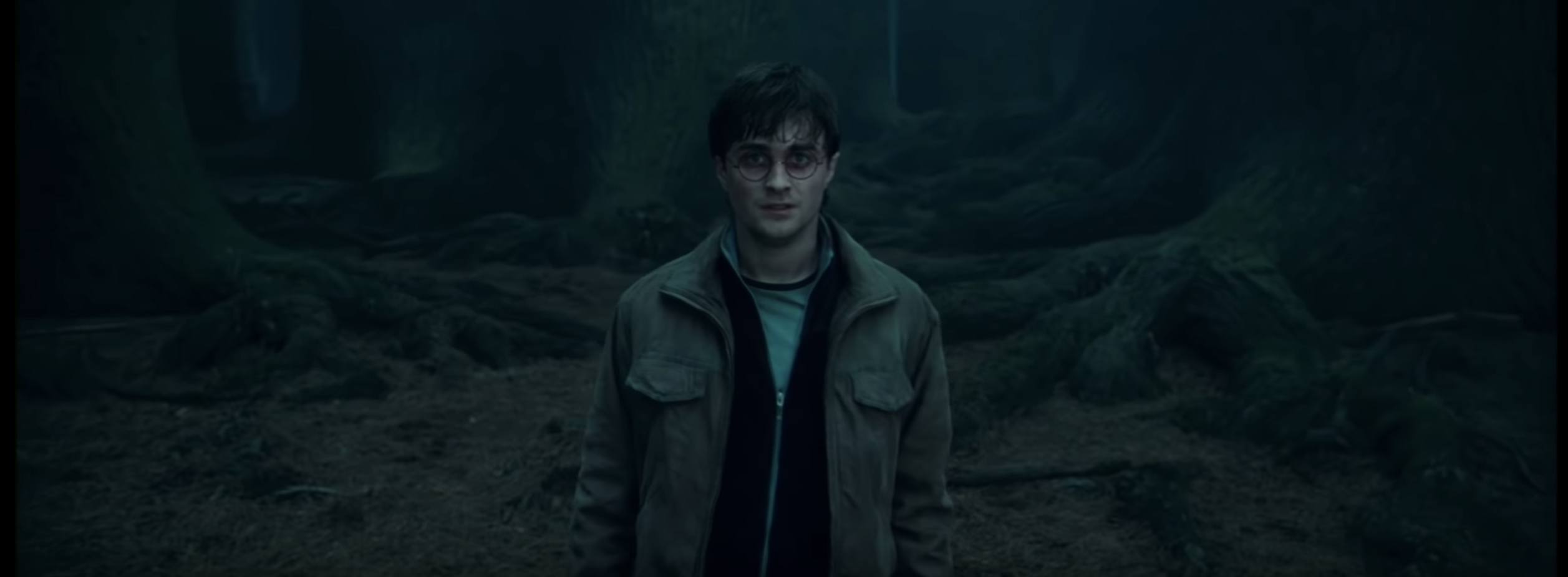 Harry potter and deathly hallows. Затерянный город фильм 2022 Рэдклифф. Затерянный город с Дэниэлом Рэдклиффом спойлер. Дэниел Рэдклифф фильм где он мертвый на острове. Дэниел Рэдклифф ест грязь на болоте чудотворцы.