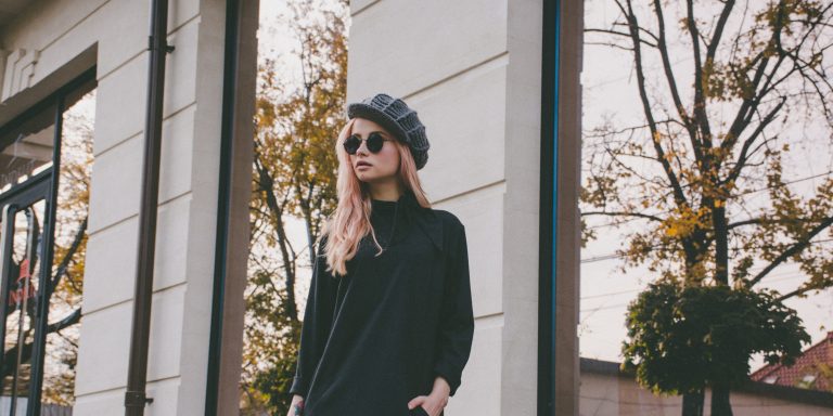 Being Single Isn’t Actually That Bad — But FOMO Makes Us Feel Like It Is