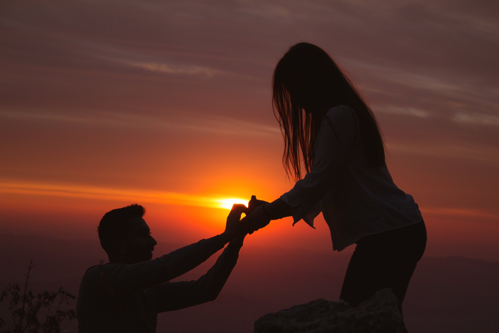 7 Stupidly Simple Things You Should Do As Soon As You Get Engaged