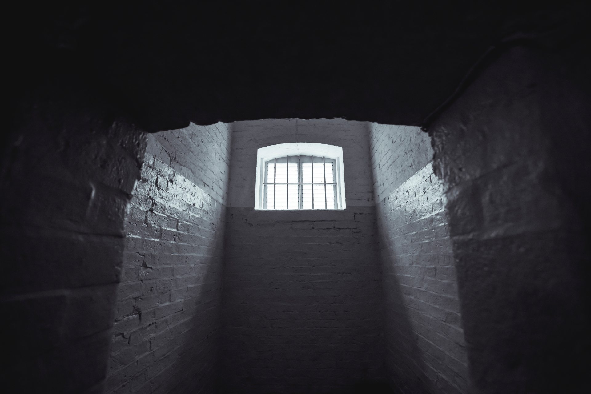 15 Ex-Prisoners Reveal The Most Disturbing Thing They Saw During Their Sentence