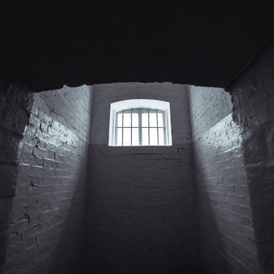 15 Ex-Prisoners Reveal The Most Disturbing Thing They Saw During Their Sentence