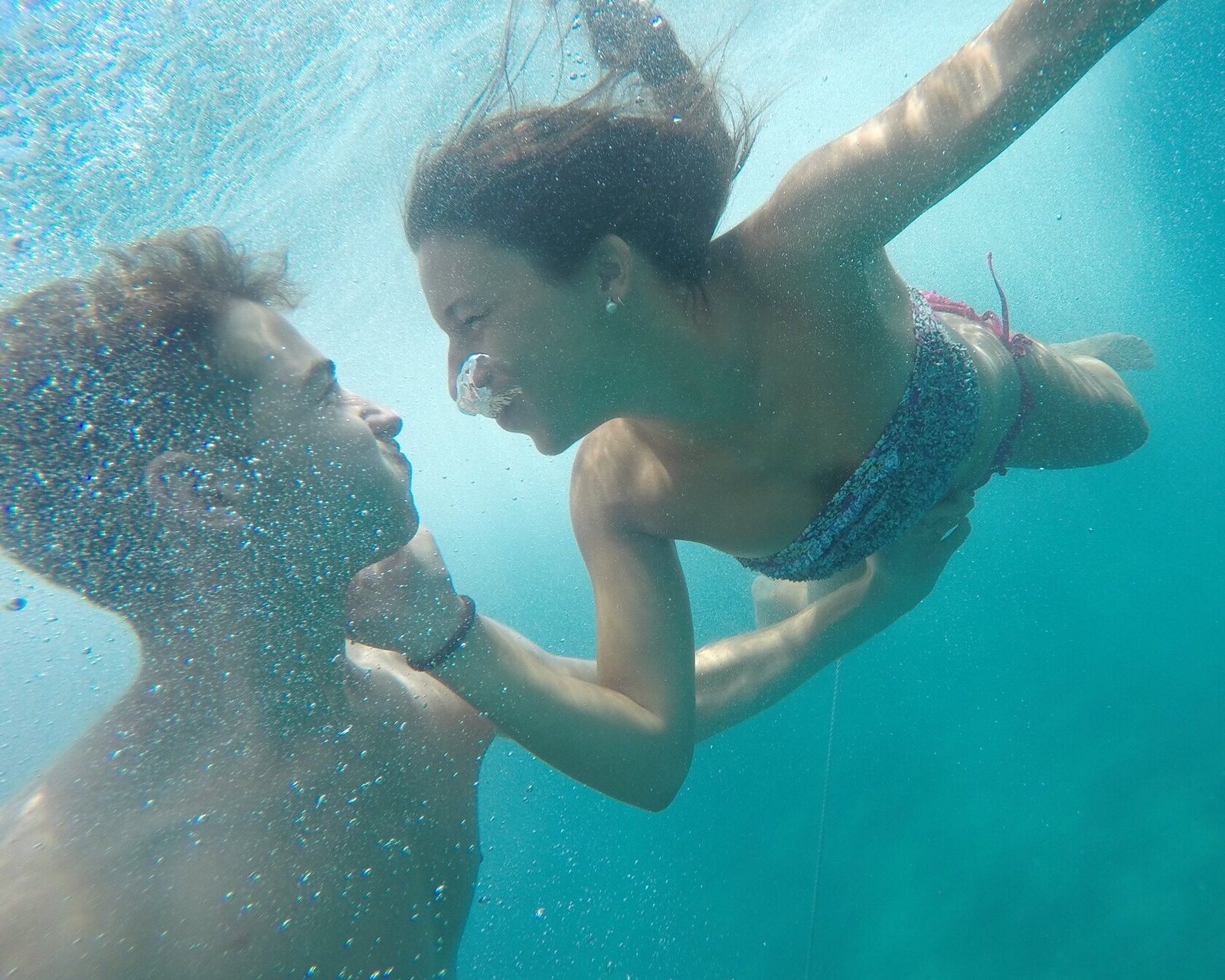 These Are The 5 Zodiac Signs That Who Are Perfect For A Summer Fling