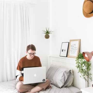 8 Ways To Make Your Dorm Room A Peaceful Haven