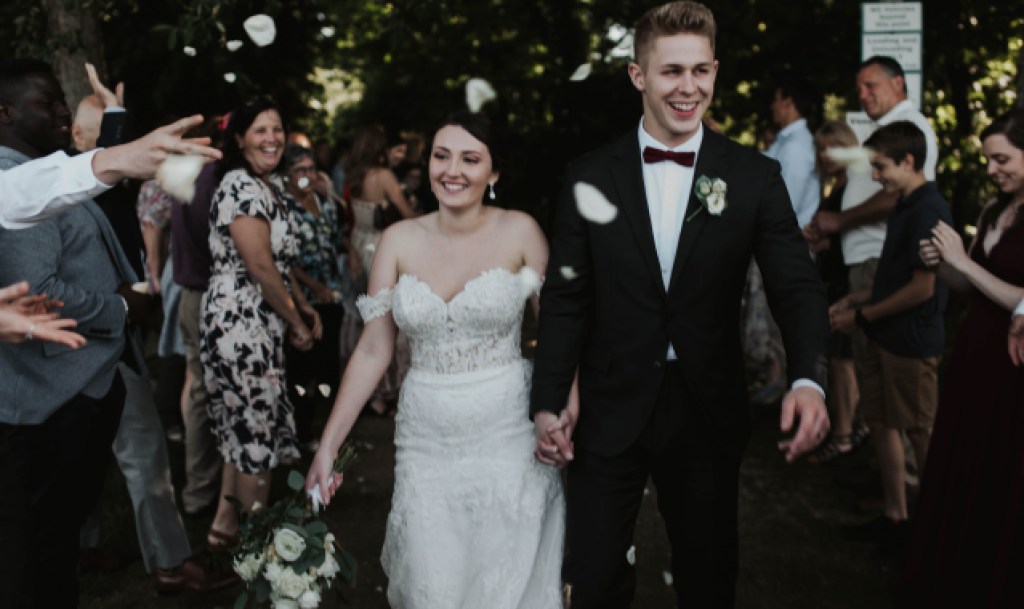 The Perfect Song To Listen To With Your Fiance Based On Your Zodiac Sign Thought Catalog