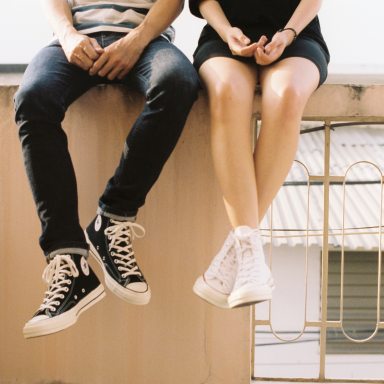 7 Surefire Ways To Tell He Definitely Thinks You’re ‘Just Friends’