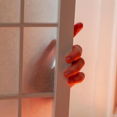 30 People Reveal Scary Moments That Seemed Paranormal At First -- But Were Even More Terrifying When They Discovered The Truth 