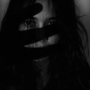 The Unedited Truth About Being The Daughter Of A Narcissistic Mother
