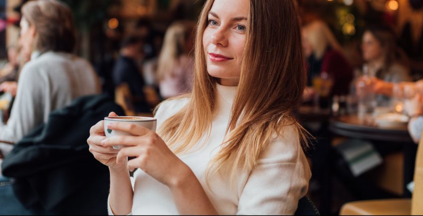 5 In-Your-Face Signs You Should Stop Bothering To Text Him 