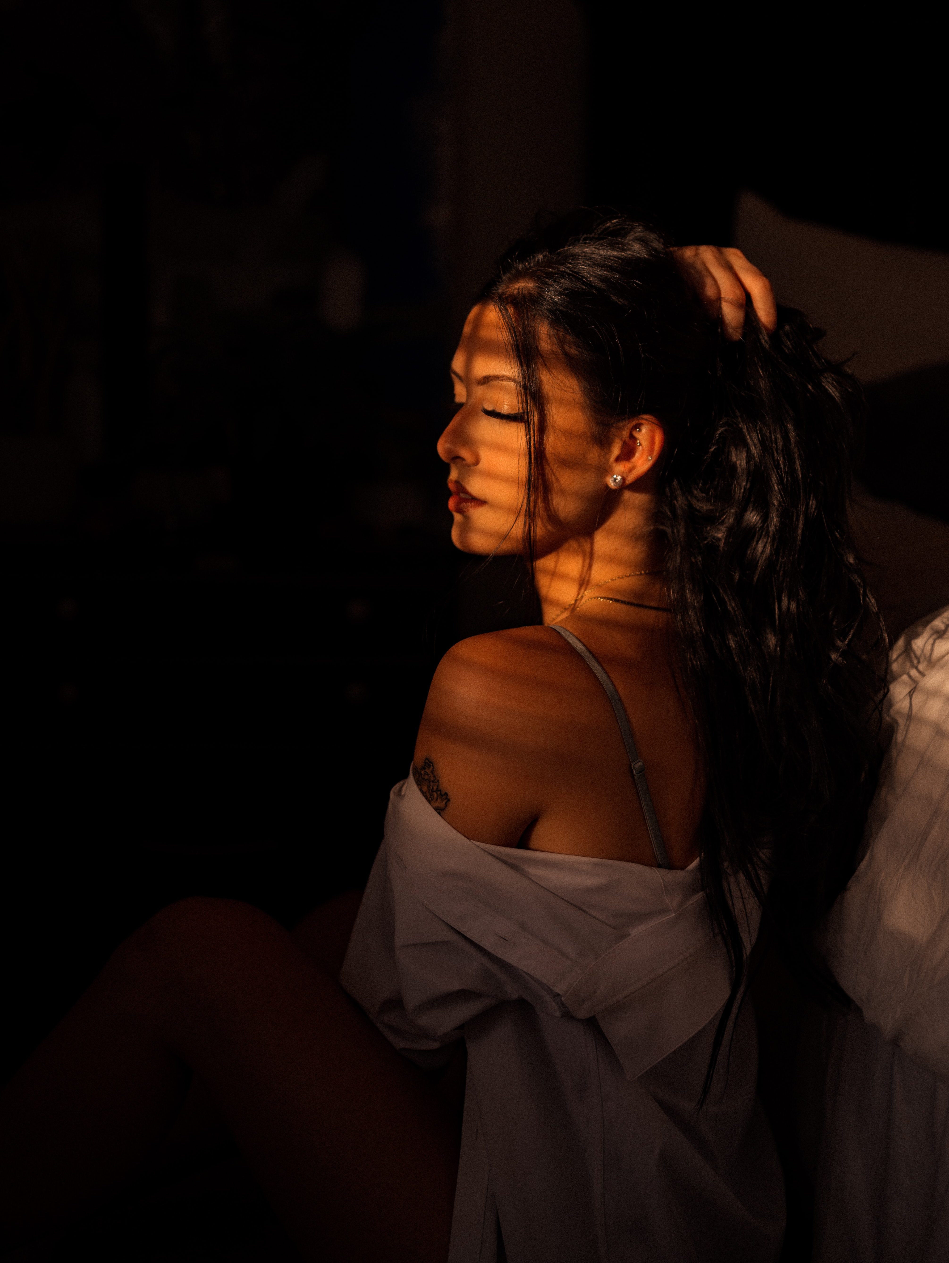 What It Means To Love A Girl Who Is Used To Being On Her Own Thought