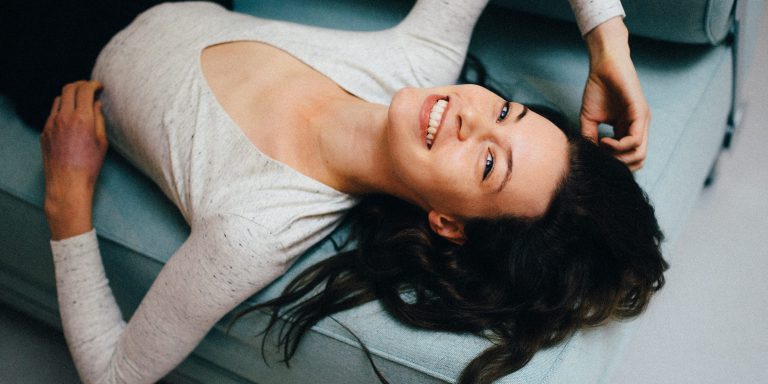 How Sleeping On Strangers’ Couches Helped Me Overcome My Anxiety