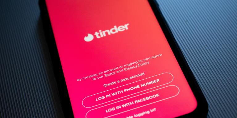 50+ Tinder Conversation Starters (Or Bumble, Coffee Meets Bagel & More) [2020]