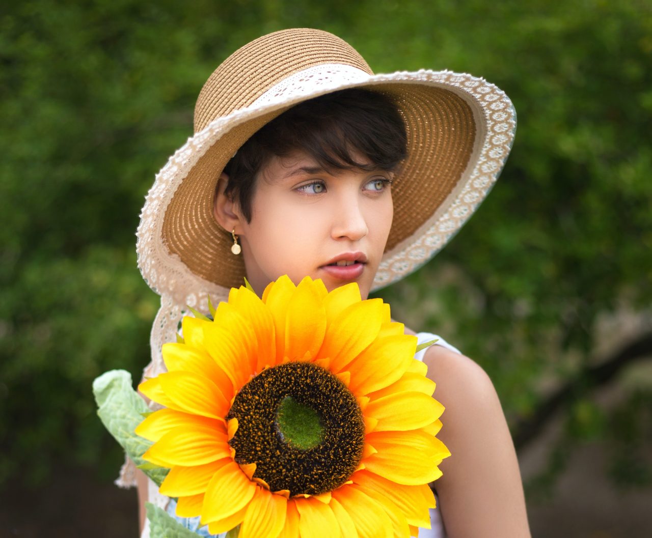 What He Appreciates The Most In A Woman, Based On His Zodiac Sign