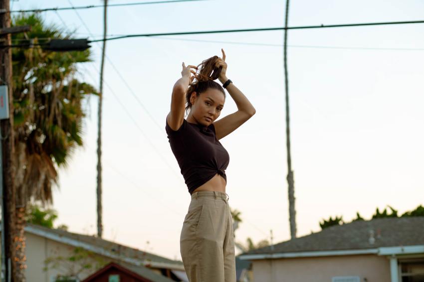Why Each Zodiac Sign Has Trouble Talking To New People