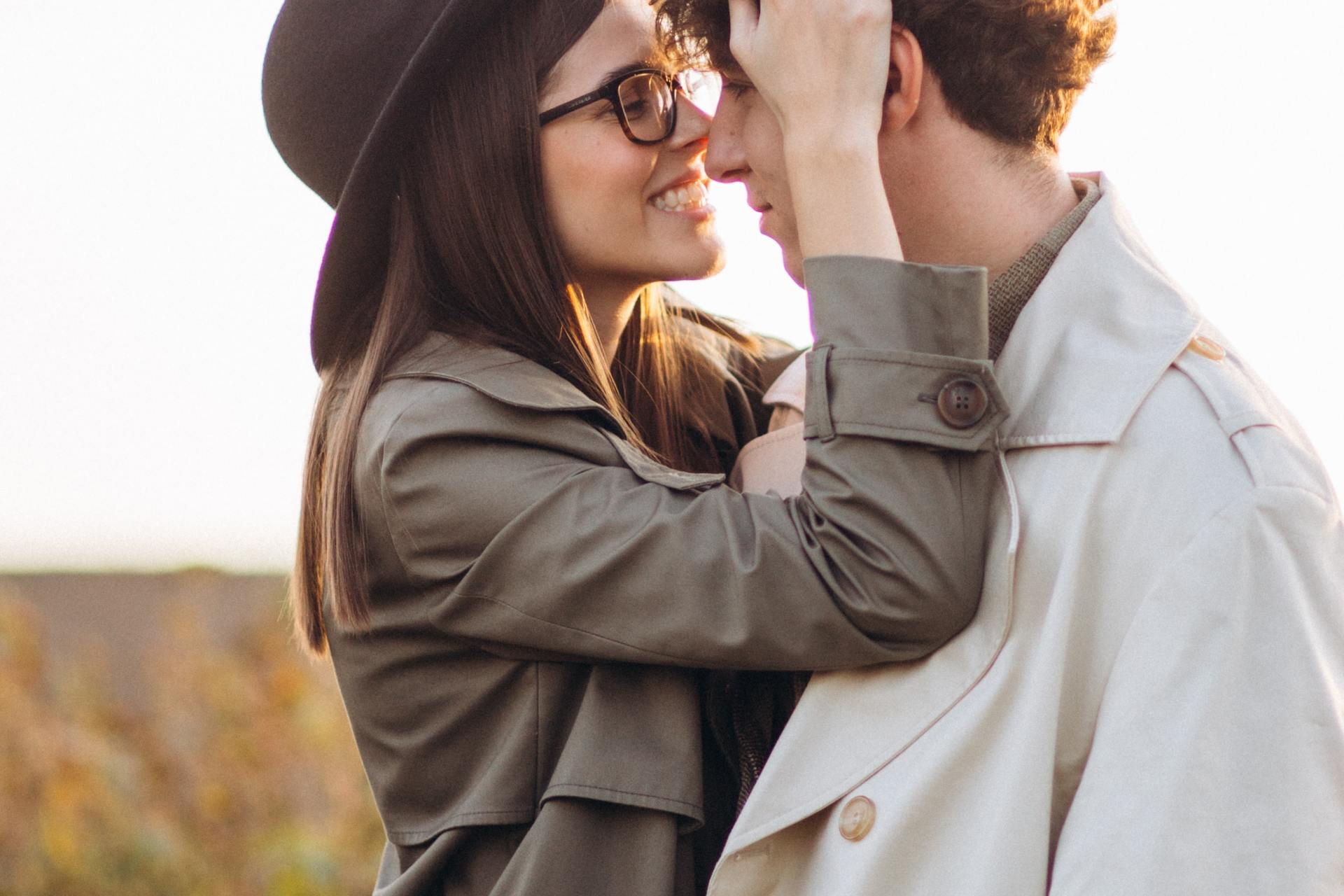 X Ways You're Accidentally Signaling That You Don't Want To Date (When You Actually Do)