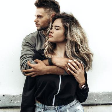 How Each Zodiac Sign Panics When Flirting