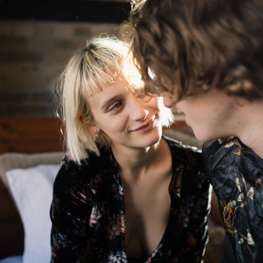 10 Things Women Who Value Emotional Intelligence Do Differently In Relationships