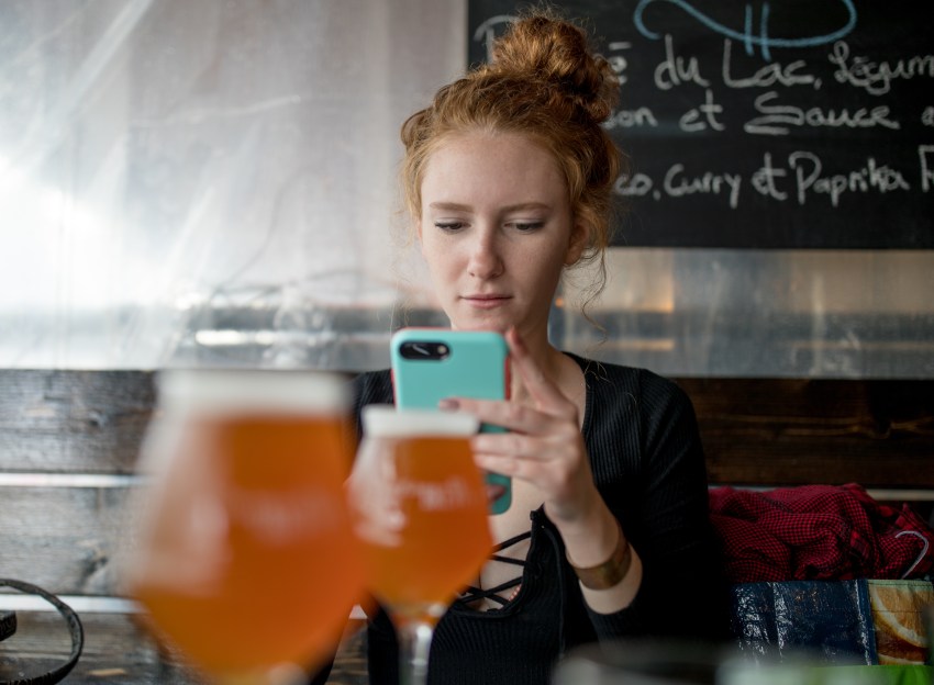 40 Flirtatious Ways To Ask Him For His Phone Number (And Actually Get It)