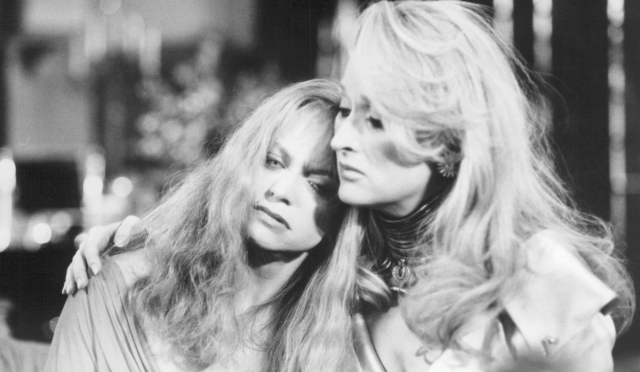 Goldie Hawn and Meryl Streep in 'Death Becomes Her'