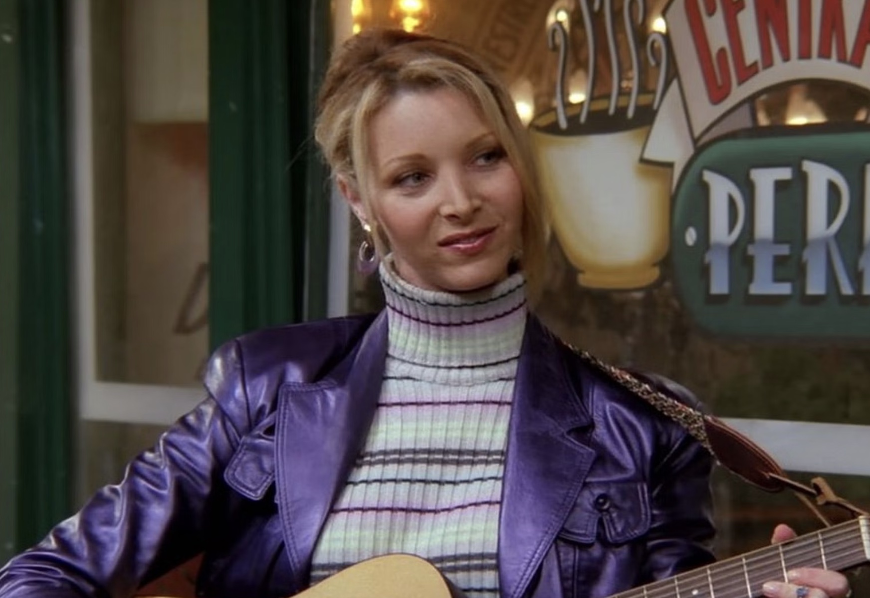 Lisa Kudrow as Phoebe Buffay in 'Friends' | NBC