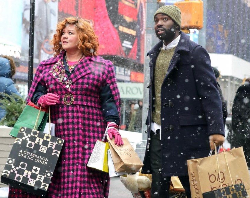 Melissa McCarthy and Paapa Essiedu in Genie (2023)