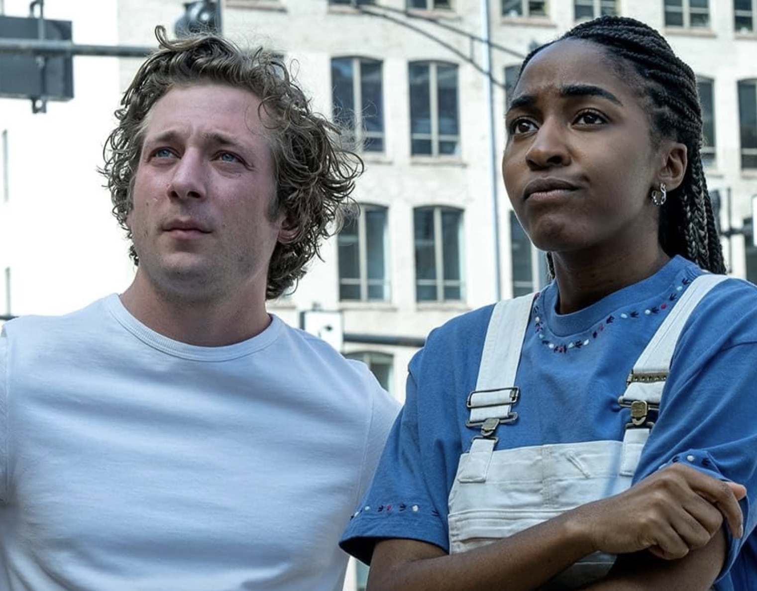 Jeremy Allen White and Ayo Edebiri in The Bear (2022)