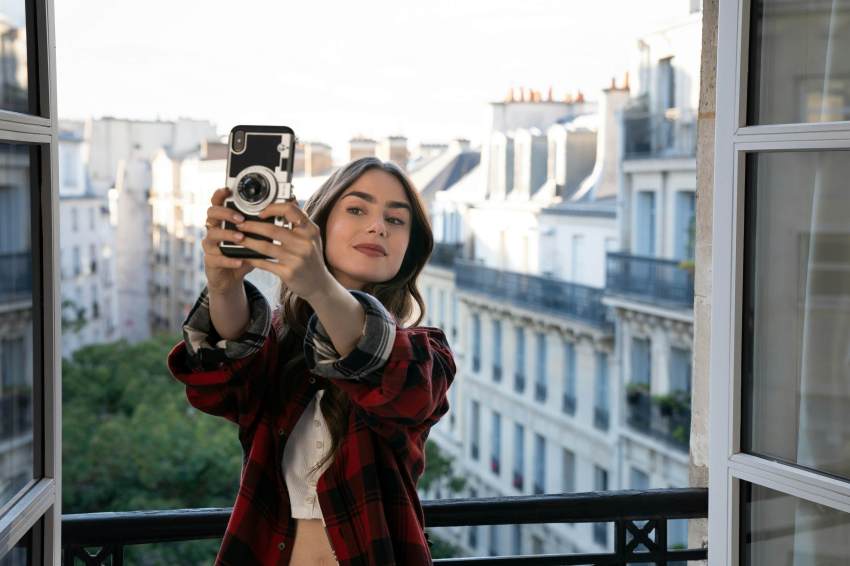 8 Love Lessons From ‘Emily in Paris’ That Are Très Magnifique