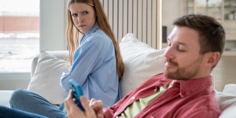 6 Ways Your Boyfriend Is Emotionally Cheating On You (And You Didn’t Even Realize It)