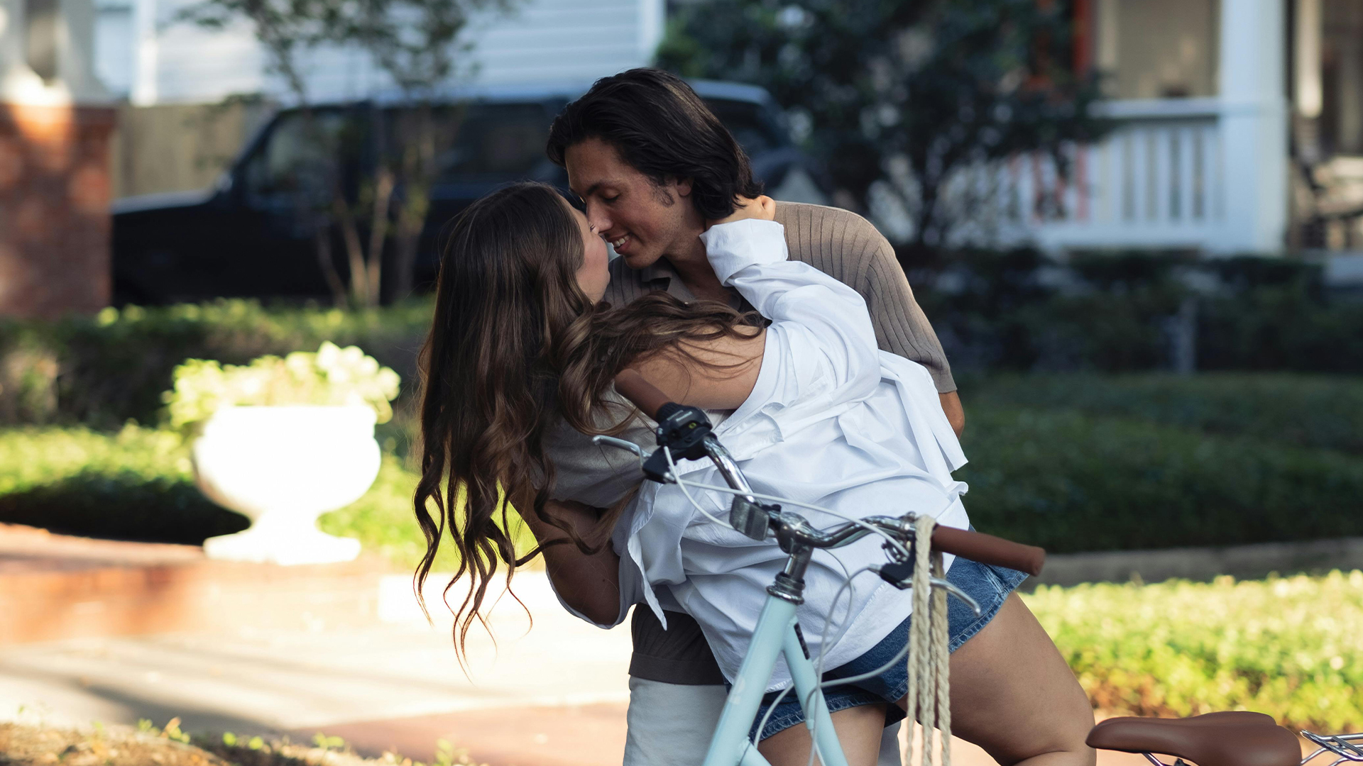 How To Be A Rom Com Leading Lady (And Get The Love You Deserve