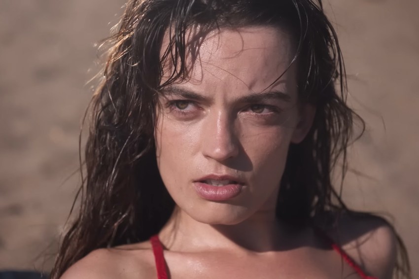 Maeve Wiley Stans Are Getting The Summer Lesbian Drama Of Their Dreams Starring Emma Mackey
