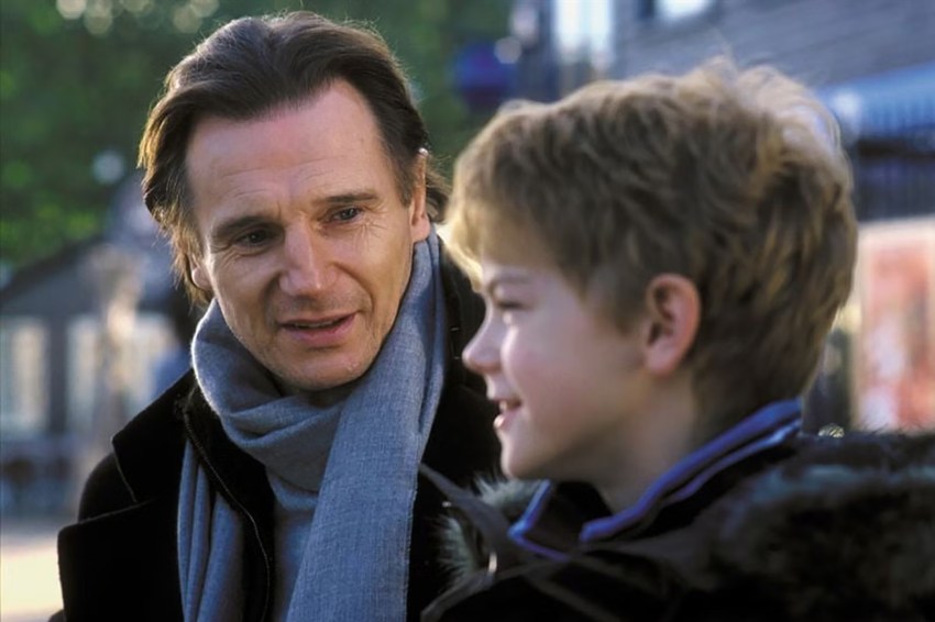 7 Times The Rom-Com Lead Was Actually A Villain In Disguise