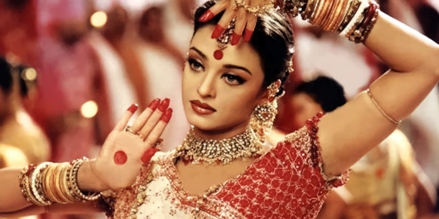 6 Times Our Girl Aish Absolutely Ate And Left No Crumbs
