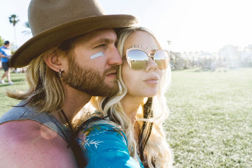 5 Mistakes Women Make That Make Men See Them As Desperate