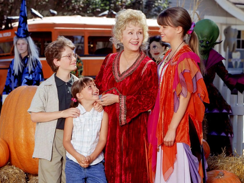 I’ve Been Watching ‘Halloweentown’ For Years  Now (And Rewatching It In My 20s Taught Me 4 Life Lessons We All Should Hear)