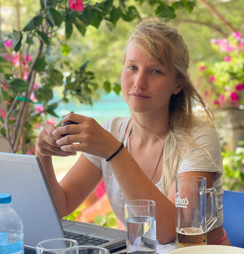 4 Zodiac Signs Who Can Never Relax On Vacation